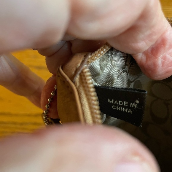 Vintage COACH Leather Soho Wristlet Buckle Pocket‎ - British Tan​ - Picture 9 of 10